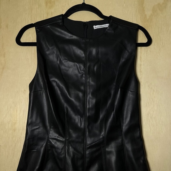 Abercrombie and Fitch Black Faux Leather Vegan Mini Dress Size XS Petite. NWT - Picture 2 of 10